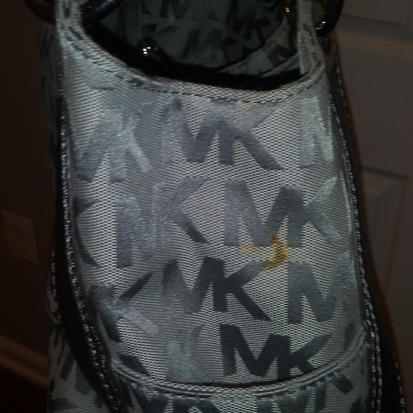 Michael Kors Signature Handbag - Picture 4 of 5